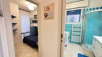 2 bedrooms, bed sheets