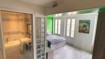 3 chambres, fer et planche Ă repasser, Wi-Fi, draps fournis