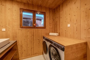 Interior - Chalet Altitude - Panoramic view - 8 pers (Bernex)