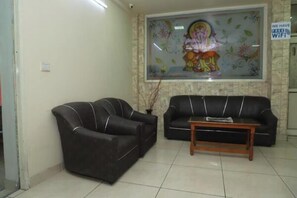 Lobby sitting area - Hotel Chetali (Bijnor)