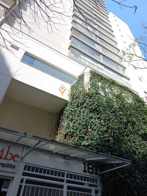 Apartment | Exterior detail - Downtown Budget Refuge (São Paulo)