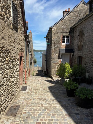 Maison individuelle à 10 mn à pieds de la Rance , proche de Dinard 