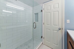 Hair dryer, towels - Stay at SUNRISE SUITES 203! (Key West)