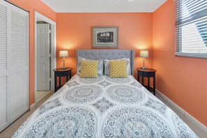 2 bedrooms, iron/ironing board, internet, bed sheets