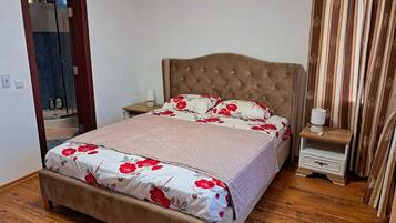2 bedrooms, WiFi, bed sheets
