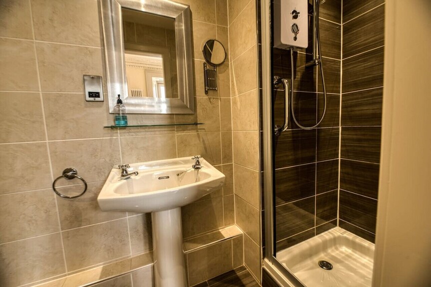 'Douglas' In Apartnest Aparthotel - Fife