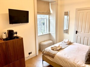 1 Schlafzimmer, Schreibtisch, Bügeleisen/Bügelbrett, kostenloses WLAN