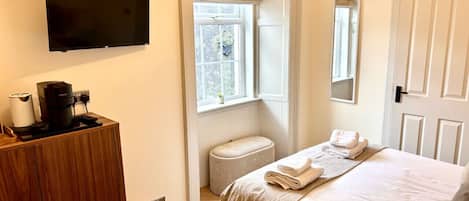 1 Schlafzimmer, Schreibtisch, Bügeleisen/Bügelbrett, kostenloses WLAN