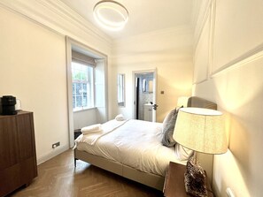 1 Schlafzimmer, Schreibtisch, Bügeleisen/Bügelbrett, kostenloses WLAN