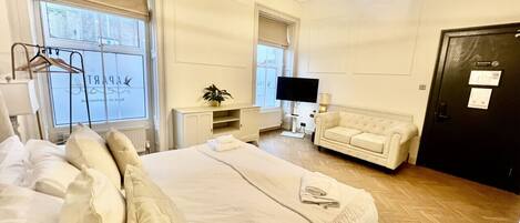 1 bedroom, desk, iron/ironing board, free WiFi