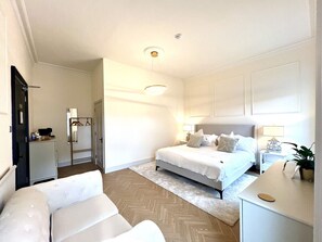 1 多间卧室、办公桌、熨斗/熨衣板、免费 WiFi