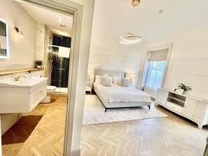 1 多间卧室、办公桌、熨斗/熨衣板、免费 WiFi