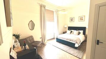 1 soverom, skrivebord, strykejern/-brett og wi-fi (inkludert)