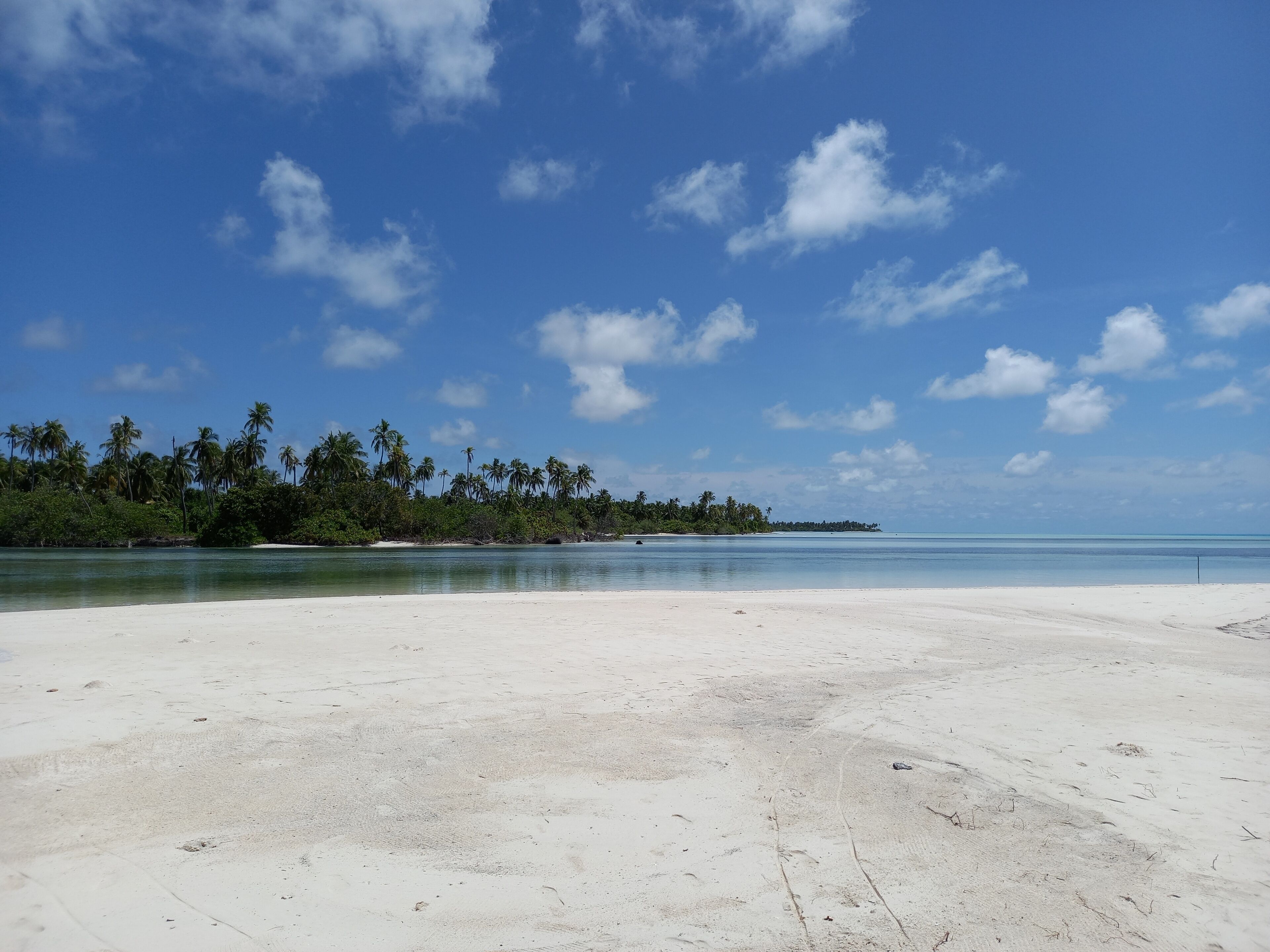 Am Strand, weißer Sandstrand