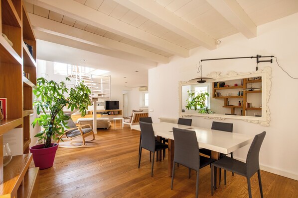 Apartment | Dining room