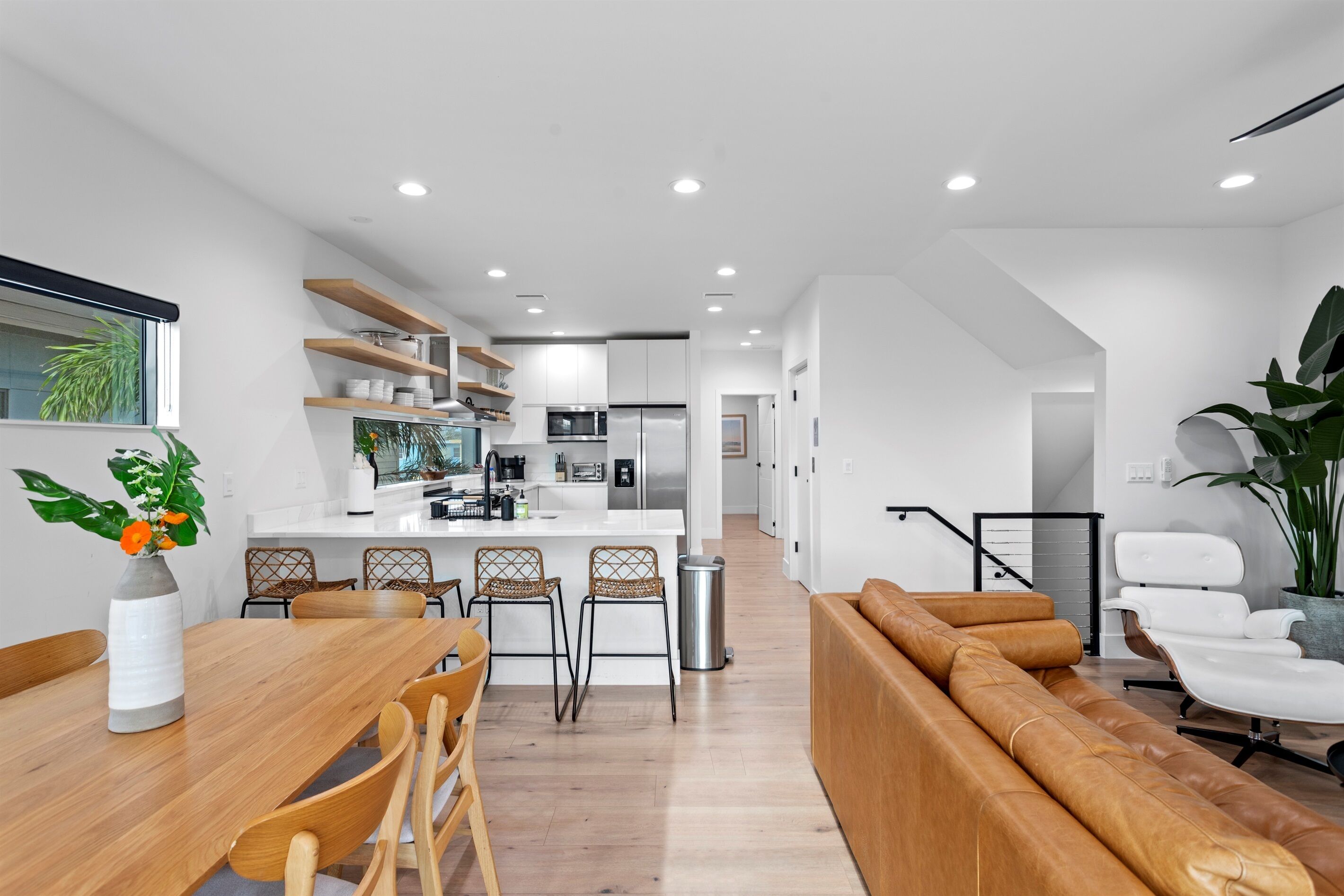 المنشأة من الداخل