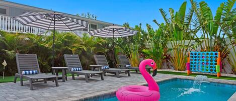 حمّام سباحة مُدفَّأ