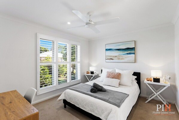 4 slaapkamers, een strijkplank/strijkijzer, reisbedje, wifi