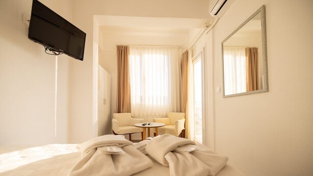 Economy Double or Twin Room, Garden View | Desk, laptop workspace, free WiFi, bed sheets - pusula otel restaurant (Urla)