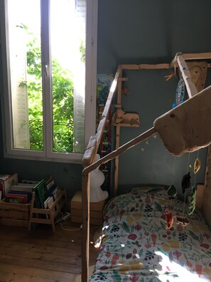 3 chambres, fer et planche à repasser, Wi-Fi, draps fournis
