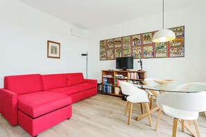 Téléviseur, bureau