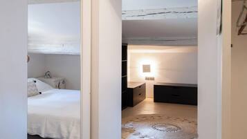 2 Schlafzimmer, Schreibtisch, Bügeleisen/Bügelbrett, WLAN