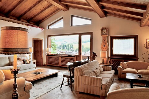 Beautiful penthouse in Cortina city center
