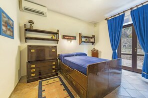 6 chambres, fer et planche Ă repasser, draps fournis