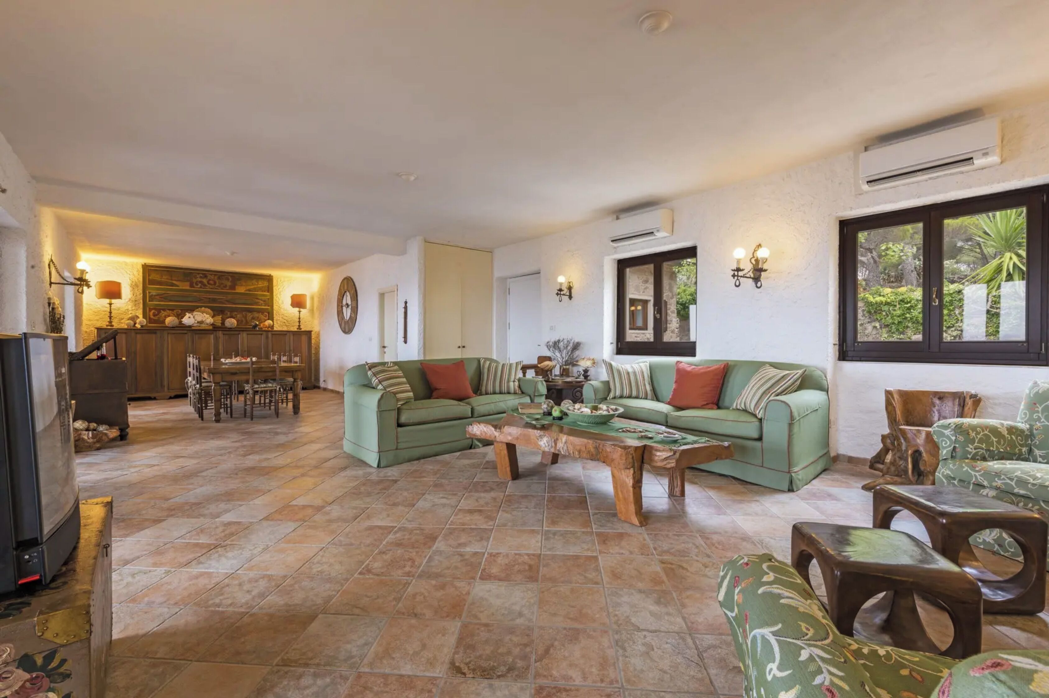 Télévision, espaces bureaux