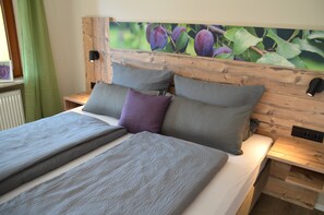 1 bedroom, iron/ironing board, travel cot, free WiFi - Vacation apartments "Am Obstgärtla"-Zwetschge   (Ebermannstadt)