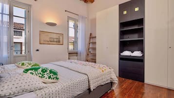 1 chambre, bureau, fer et planche à repasser, Wi-Fi