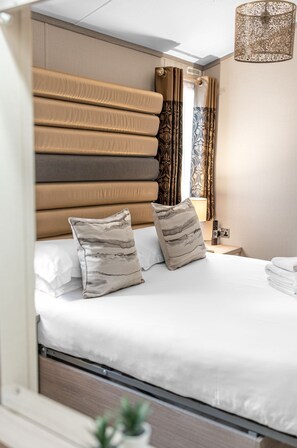 3 quartos, ferros/tábuas de passar roupa, Wi-Fi, roupa de cama
