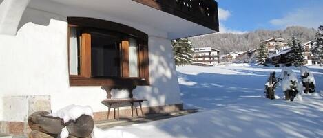 المنشأة من الخارج