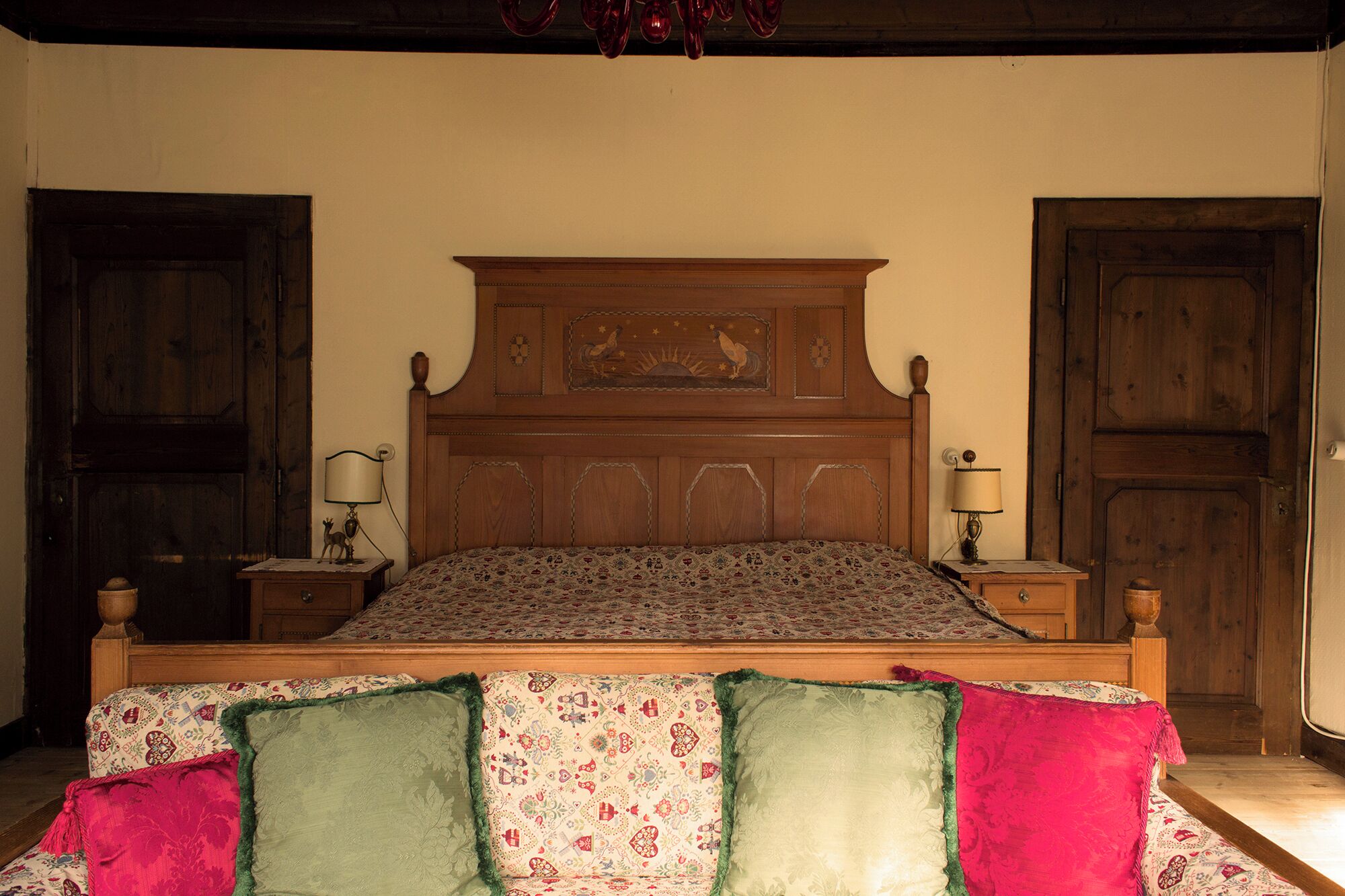 9 camere, una scrivania, ferro/asse da stiro, Wi-Fi