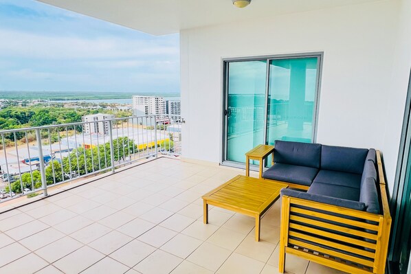 Property grounds - Modern 3 Bedroom Apartment in Darwin City (Darwin City)