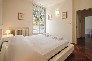 4 sovrum, strykjärn/strykbräda, wi-fi och sängkläder