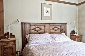 3 habitaciones, escritorio, tabla de planchar con plancha y wifi 