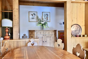 Dining - Beautiful 3 bedroom flat in Cortina with car park (Cortina d'Ampezzo)