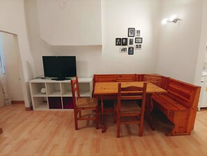 Dining - New and cozy flat in Via Mascarella (Bologna)