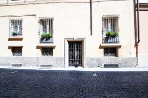 Exterior detail - Beautifully decorated flat in the heart of Bologna (Bologna)