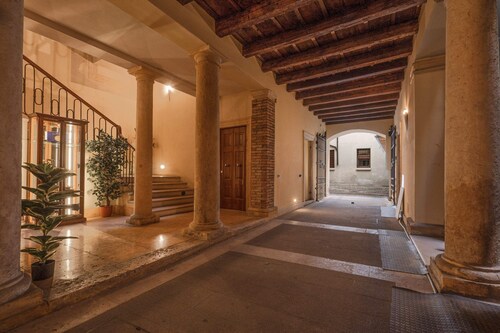 Palazzo Cavalli - Oriente