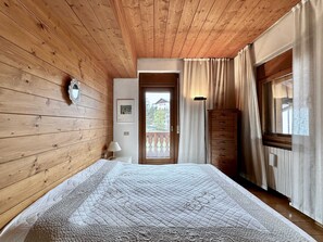 3 habitaciones, escritorio, wifi y ropa de cama 