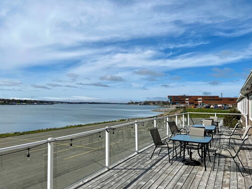 STAY WITH US IN COMFORT @Harbourviewinn located in the heart Sydney Nova scotia