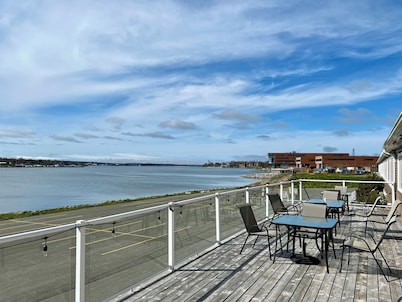 STAY WITH US IN COMFORT @Harbourviewinn located in the heart Sydney Nova scotia