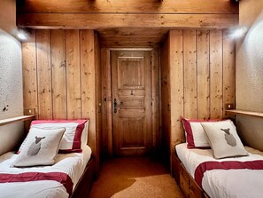 3 soverom, skrivebord, strykejern/-brett og wi-fi