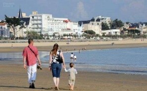 Beach - Sea viewStudio ROYAN 50m from the beach 4pers private parking (Royan)