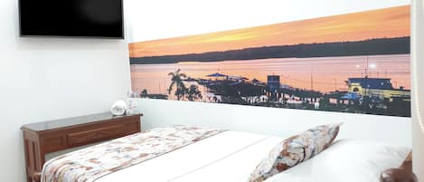 Eenpersoonskamer, privébadkamer | Luxe beddengoed, individueel gemeubileerd, een bureau