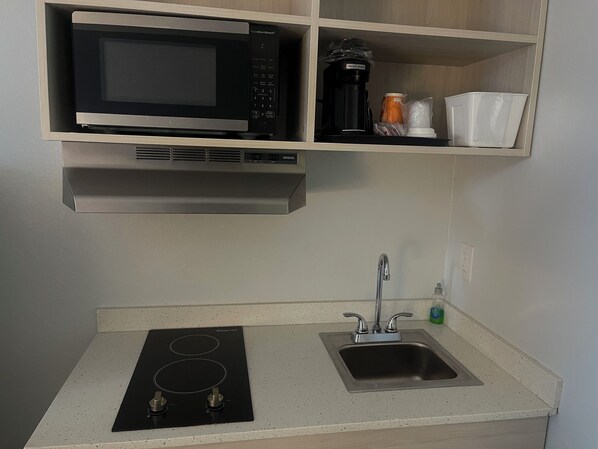 Zimmer, 2 Queen-Betten, Nichtraucher (Efficiency) | Schreibtisch