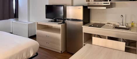 Habitación, 1 cama King size, para no fumadores (Efficiency) | Escritorio
