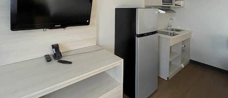 Rum - 2 queensize-sängar - icke-rökare (Efficiency) | Skrivbord